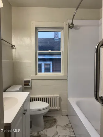$1,600 | 105 Clermont Street, Unit 2, Albany, NY 12203