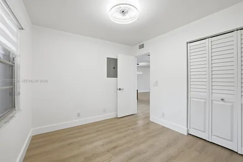 $279,000 | 300 Southwest 130th Terrace, Unit 110B, Pembroke Pines, FL 33027
