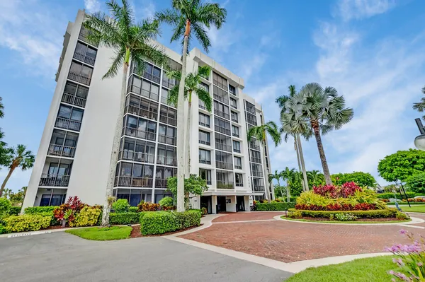 $3,675 | 6895 Willow Wood Drive, Unit 1083, Boca Raton, FL 33434