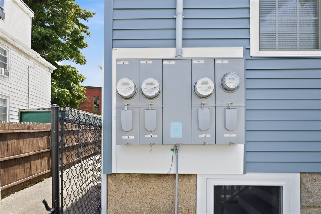 489 Spring Street Fall River, MA 02721 - Photo 19 of 40