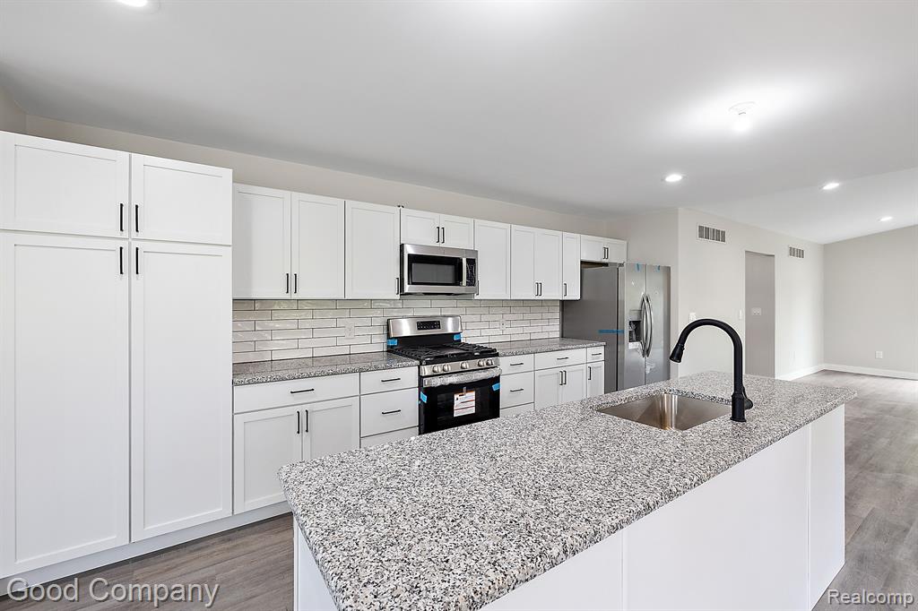 652 Franklin Road Pontiac, MI 48341 - Photo 12 of 30