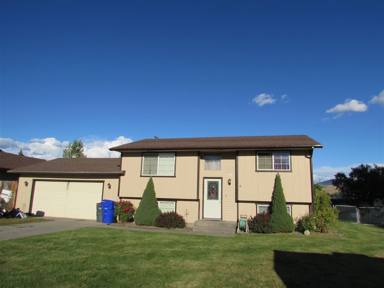 214 North Hodges Road Spokane Valley, WA 99016 - Photo 1 of 20 Gallery Image 1