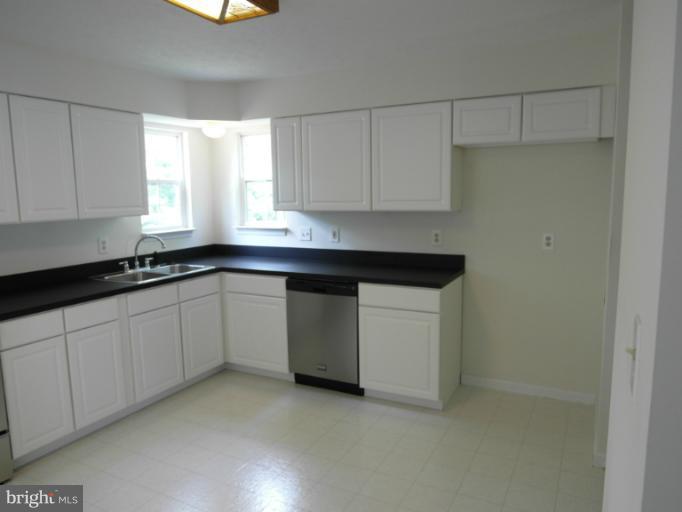 164 Floral Ridge Circle Inwood, WV 25428 - Photo 21 of 25 Kitchen