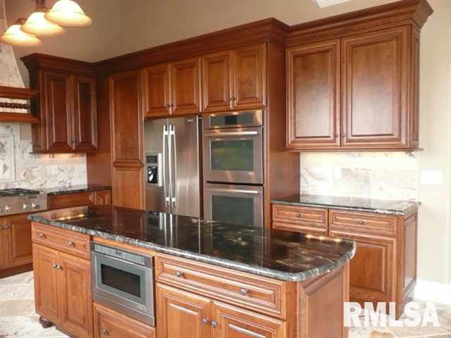 3126 Westminster Road Bettendorf, IA 52722 - Photo 6 of 12 Gallery Image 6