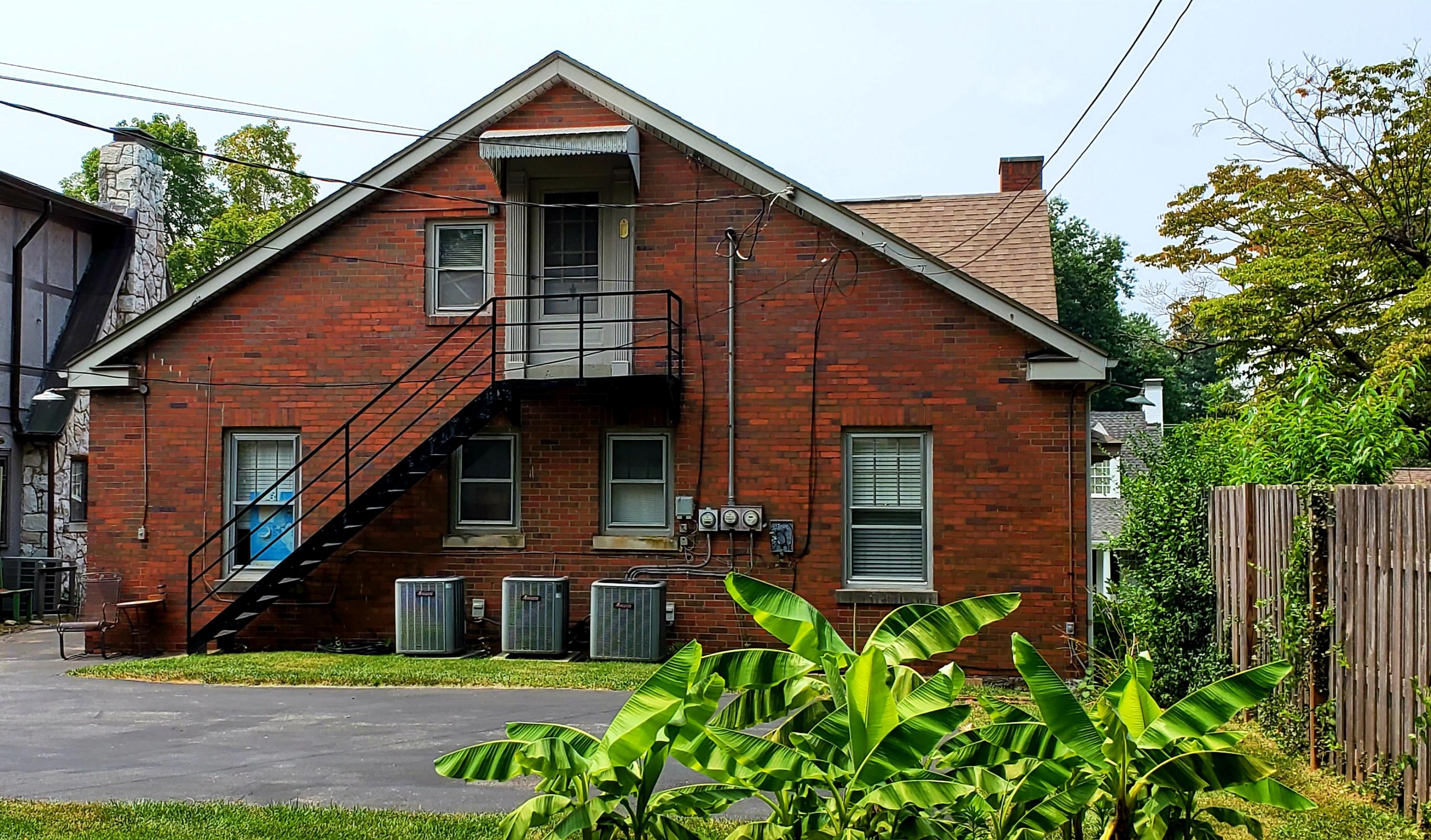 304 Ridgeway Road, Unit 1 2 3 Lexington, KY 40502 - Photo 3 of 12 20210729_142005