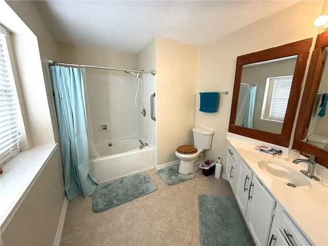 $249,900 | 2048 Saulet Place, Harvey, LA 70058