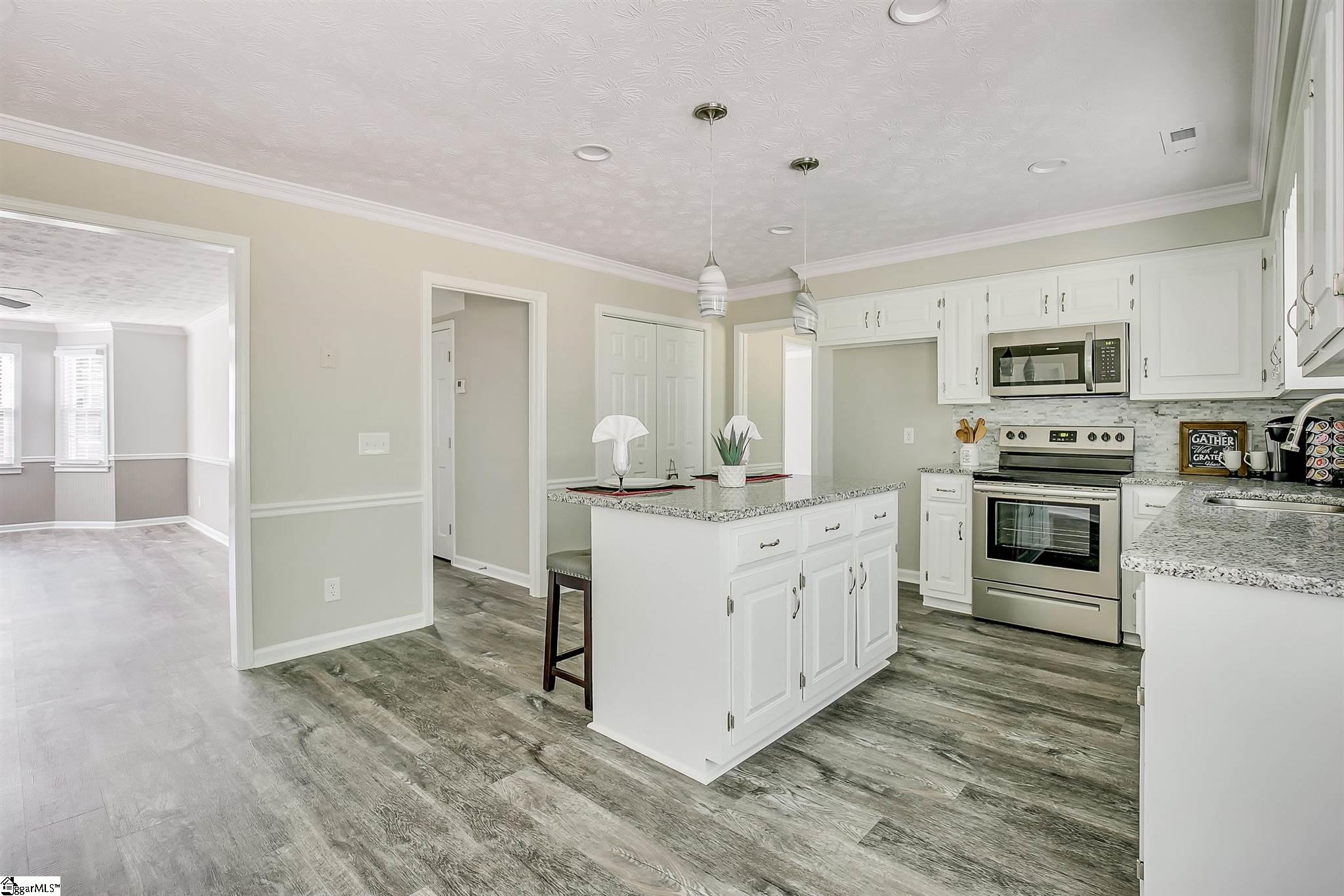 813 Brooks Road Mauldin, SC 29662 - Photo 11 of 36 Gallery Image 11