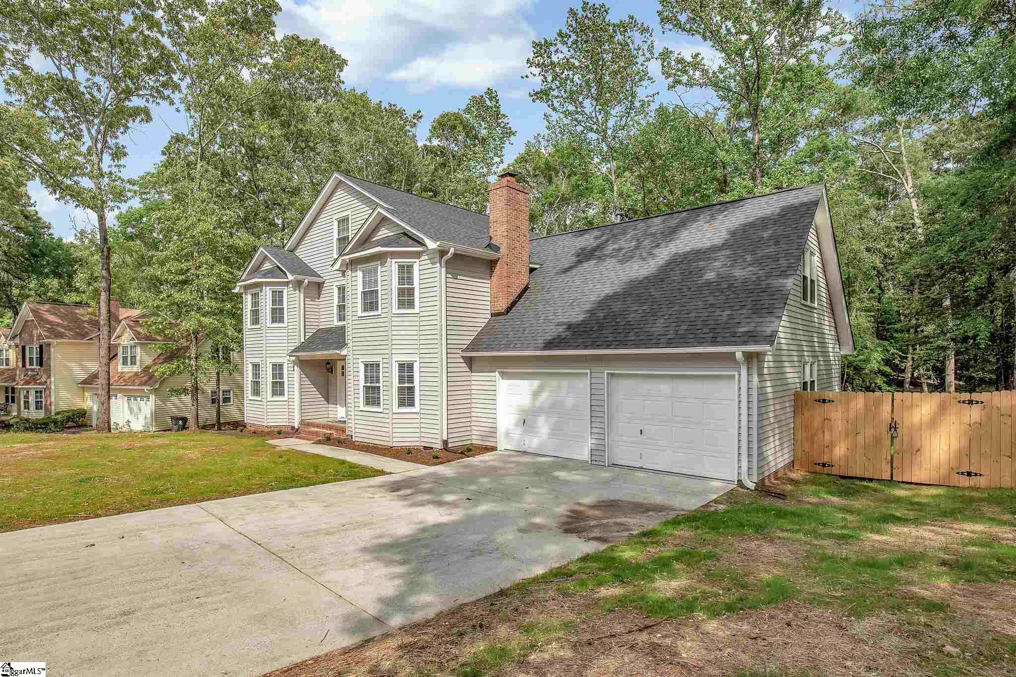 813 Brooks Road Mauldin, SC 29662 - Photo 3 of 36 Gallery Image 3