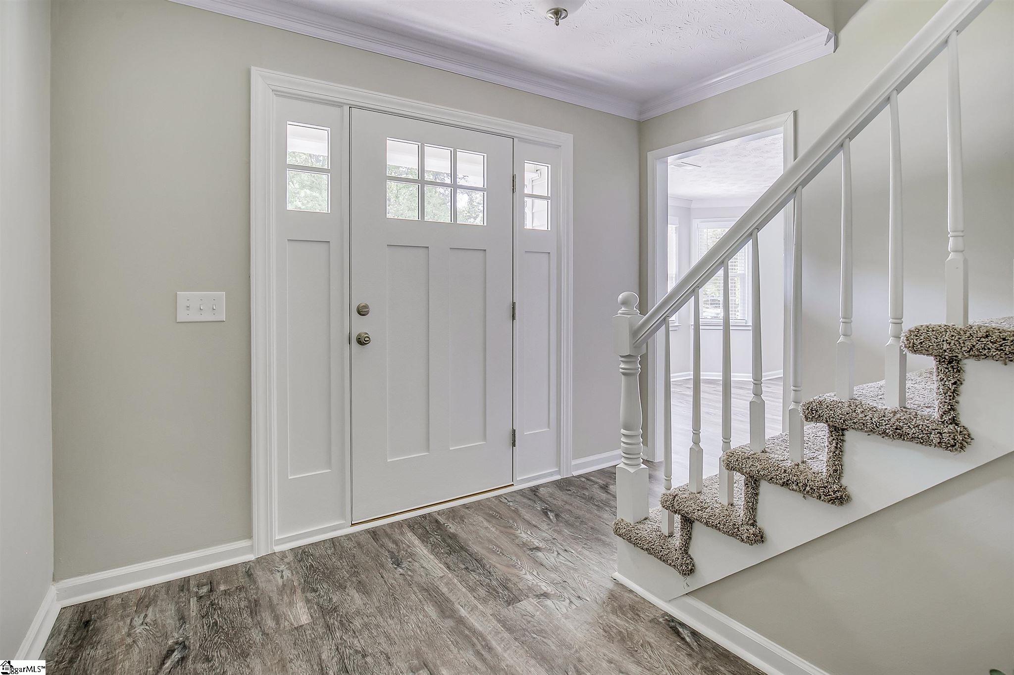 813 Brooks Road Mauldin, SC 29662 - Photo 4 of 36 Gallery Image 4