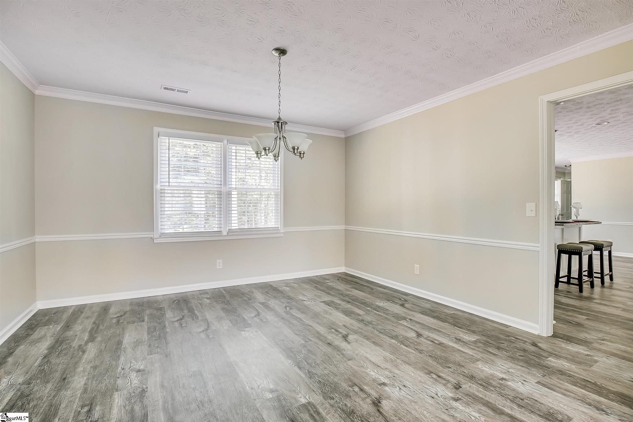 813 Brooks Road Mauldin, SC 29662 - Photo 7 of 36 Gallery Image 7