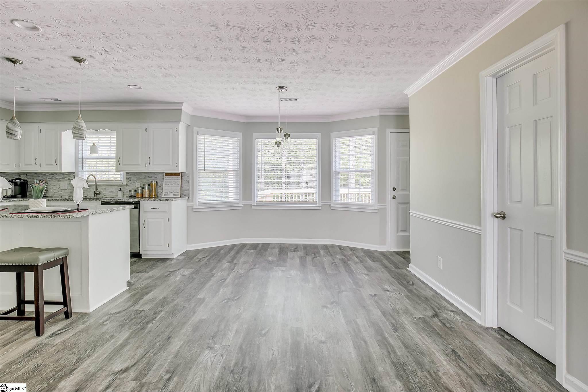 813 Brooks Road Mauldin, SC 29662 - Photo 10 of 36 Gallery Image 10