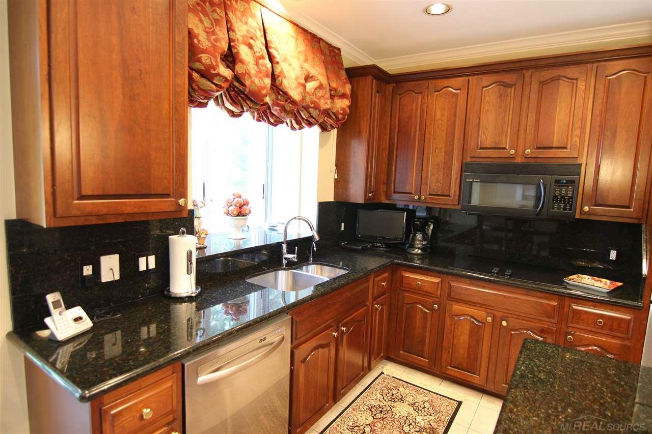 3178 Hedgewood Lane Rochester Hills, MI 48309 - Photo 8 of 40