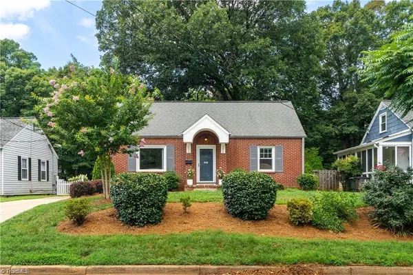 $2,300 | 938 Madison Avenue, Winston-Salem, NC 27103