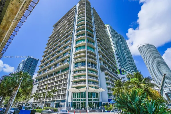 $2,750 | 690 Southwest 1st Court, Unit 1623, Miami, FL 33130