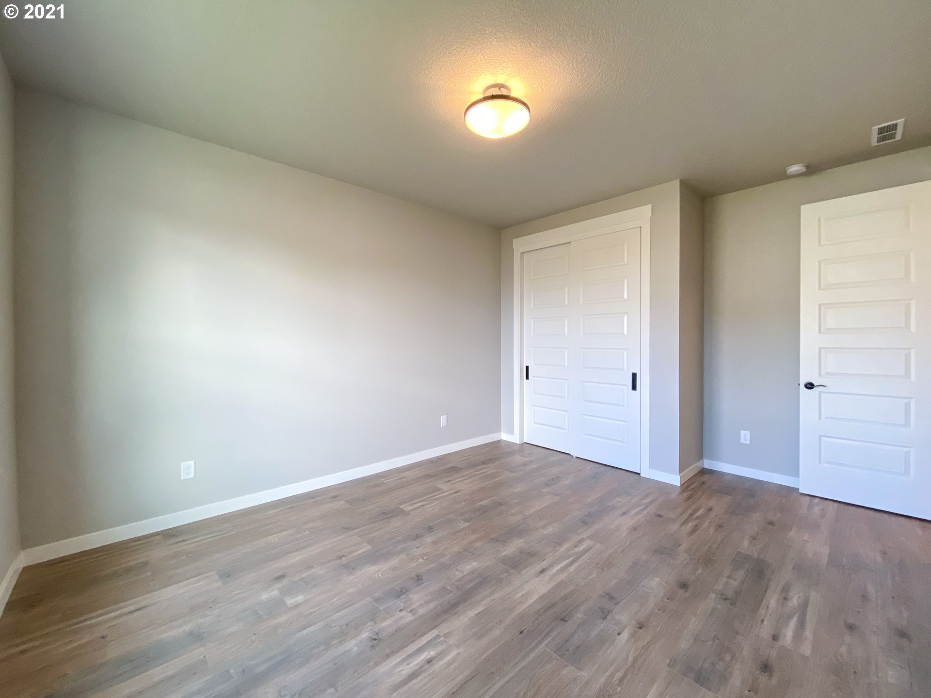 814 South Goose Loop Ridgefield, WA 98642 - Photo 17 of 22 a view of an empty room