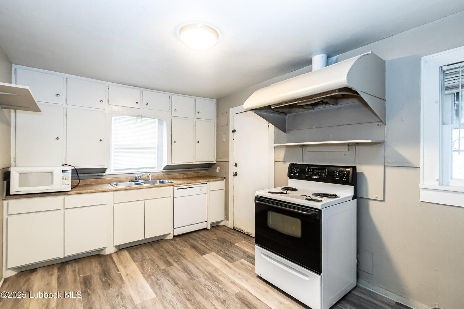 2310 15th Street Lubbock, TX 79401 - Photo 3 of 14 20250618191851594695000000-o