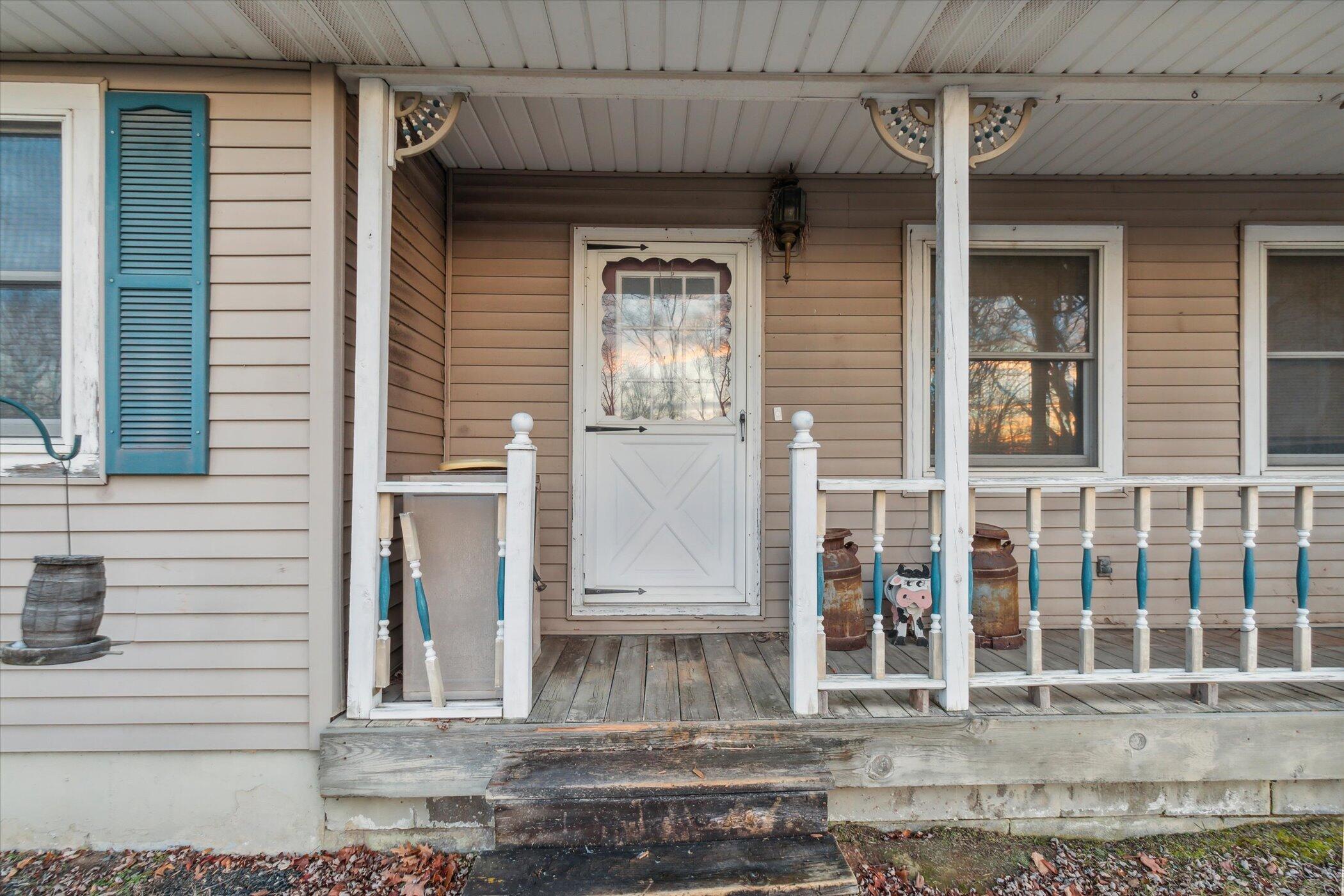 819 South Bull Run Road Fowlerville, MI 48836 - Photo 2 of 21 04-819-S-Bull-Run-Rd-Fowlerville-MI-4883