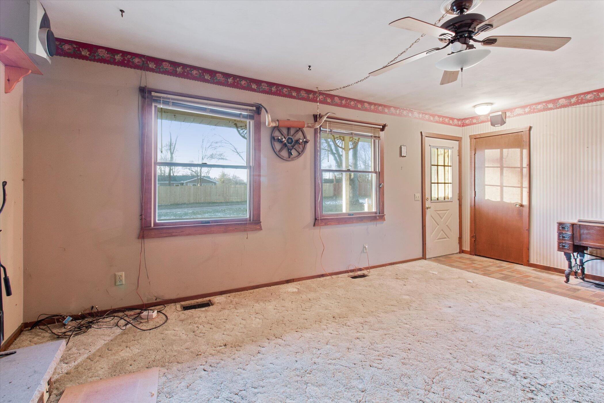 819 South Bull Run Road Fowlerville, MI 48836 - Photo 5 of 21 07-819-S-Bull-Run-Rd-Fowlerville-MI-4883