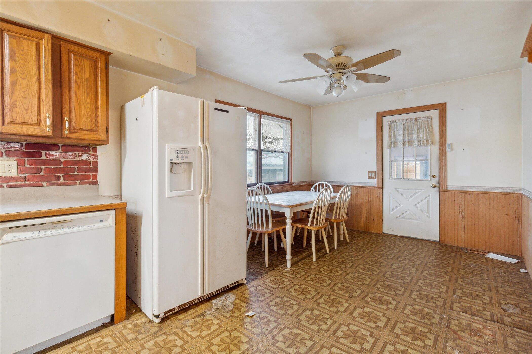 819 South Bull Run Road Fowlerville, MI 48836 - Photo 9 of 21 11-819-S-Bull-Run-Rd-Fowlerville-MI-4883