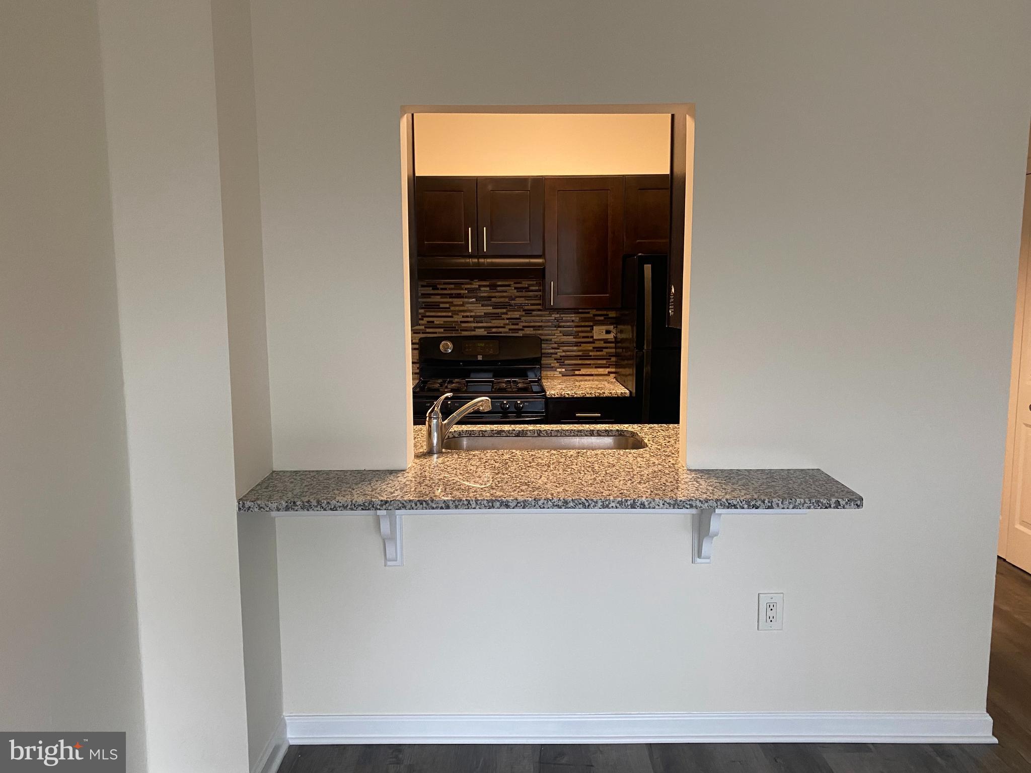 4141 North Henderson Road, Unit 108 Arlington, VA 22203 - Photo 12 of 28