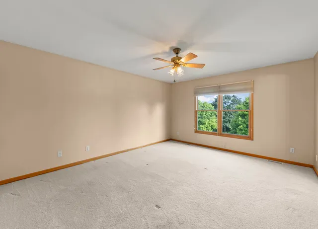 $342,900 | 129 Devonshire Drive, DeKalb, IL 60115