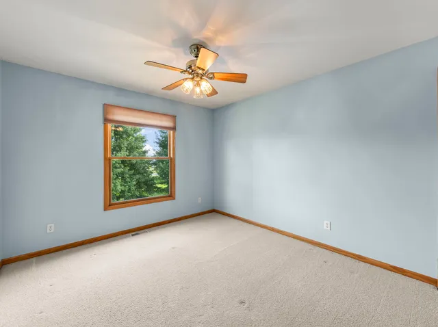 $342,900 | 129 Devonshire Drive, DeKalb, IL 60115