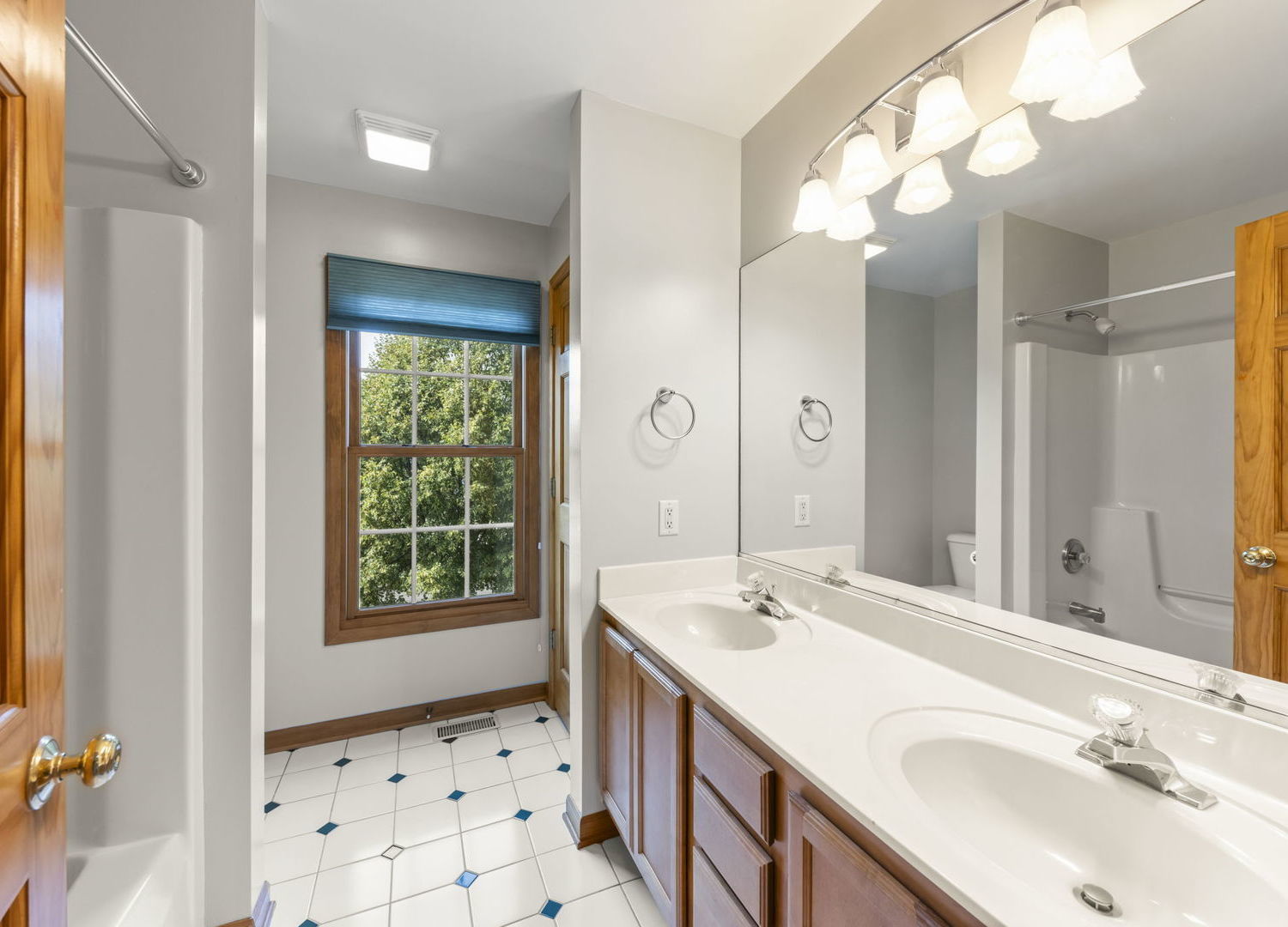 129 Devonshire Drive DeKalb, IL 60115 - Photo 17 of 24