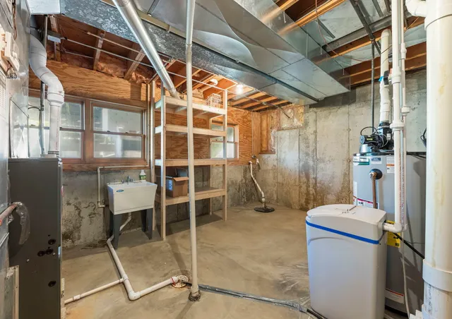 $342,900 | 129 Devonshire Drive, DeKalb, IL 60115