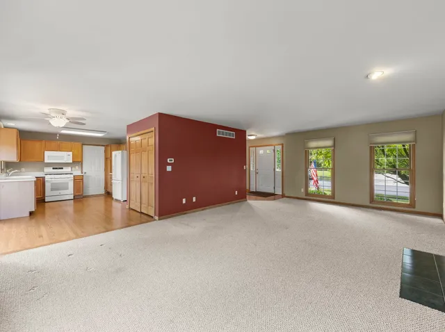 $342,900 | 129 Devonshire Drive, DeKalb, IL 60115