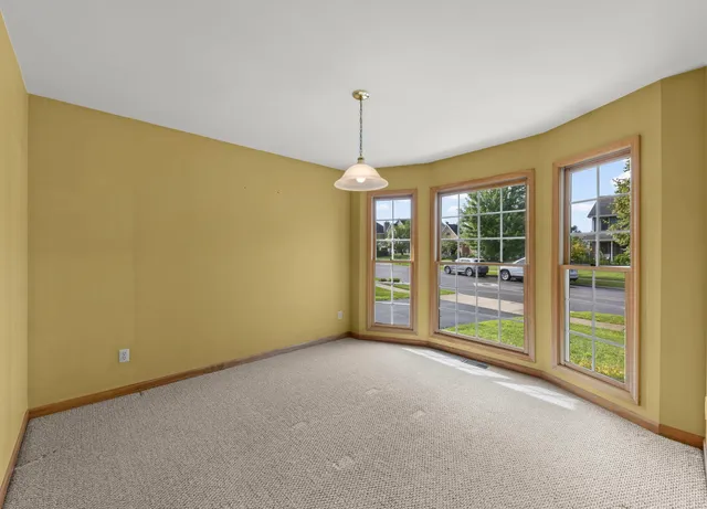 $342,900 | 129 Devonshire Drive, DeKalb, IL 60115