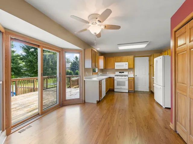 $342,900 | 129 Devonshire Drive, DeKalb, IL 60115