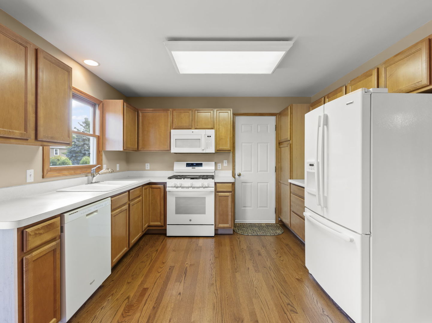 129 Devonshire Drive DeKalb, IL 60115 - Photo 8 of 24