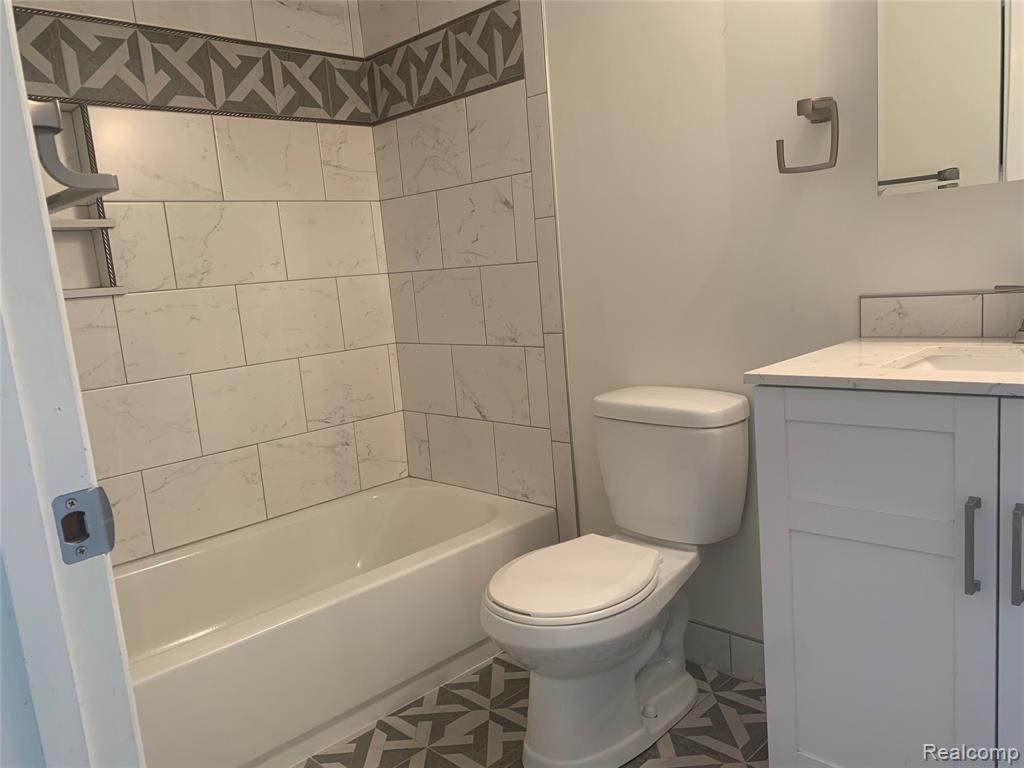 311 West Highland Road, Unit T13 Howell, MI 48843 - Photo 12 of 28 Gallery Image 12
