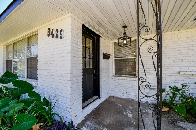 $2,095 | 5429 De Lange Lane, Houston, TX 77092
