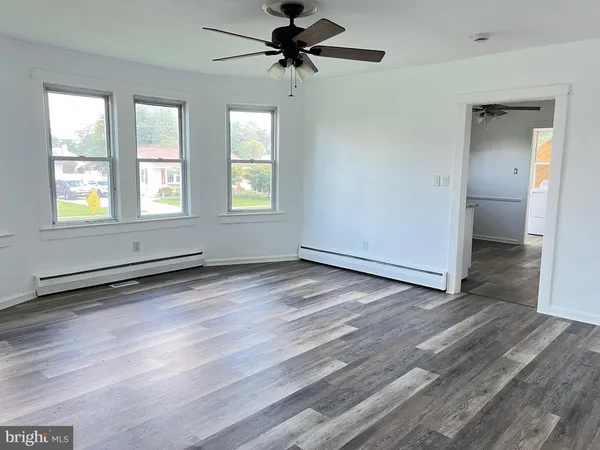 $1,700 | 703 North Main Street, Williamstown, NJ 08094