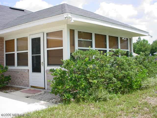 2498 Mallory Hills Road Jacksonville, FL 32221 - Photo 5 of 9 front view of a house