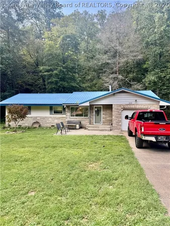 $140,000 | 973 Ashford Nellis Road, Ashford, WV 25009