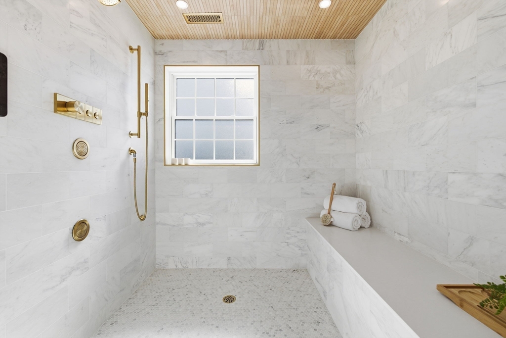 40 Foxcroft Road Winchester, MA 01890 - Photo 21 of 42