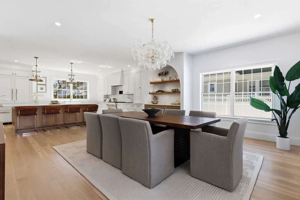 40 Foxcroft Road Winchester, MA 01890 - Photo 3 of 42