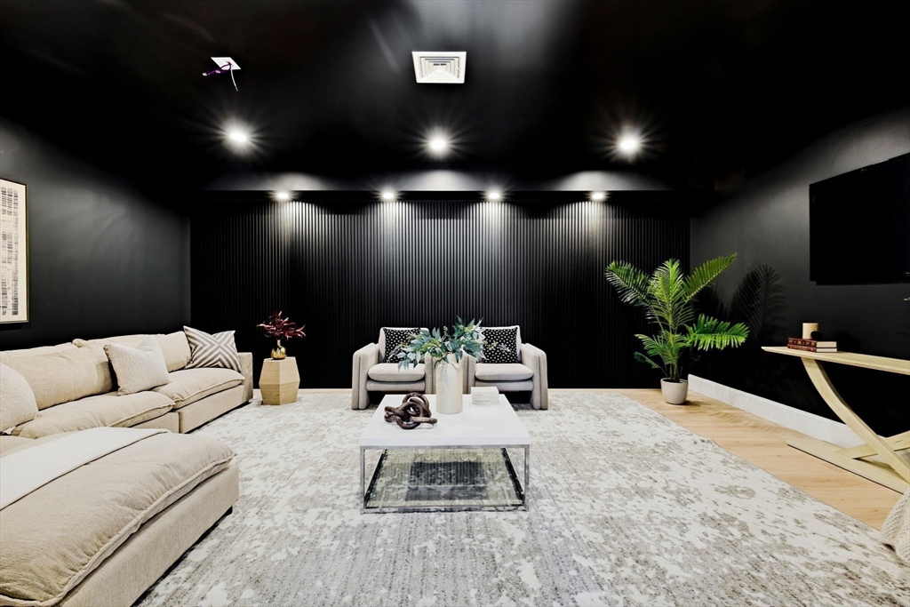 40 Foxcroft Road Winchester, MA 01890 - Photo 33 of 42