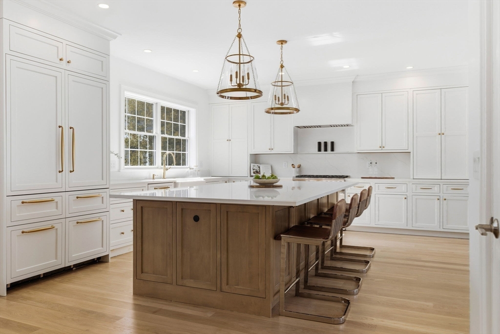 40 Foxcroft Road Winchester, MA 01890 - Photo 4 of 42