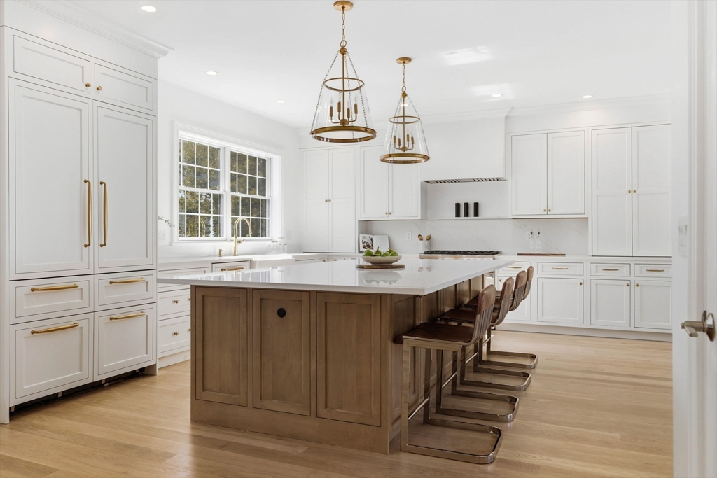 40 Foxcroft Road Winchester, MA 01890 - Photo 5 of 42