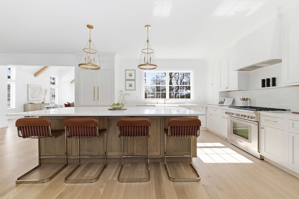 40 Foxcroft Road Winchester, MA 01890 - Photo 6 of 42