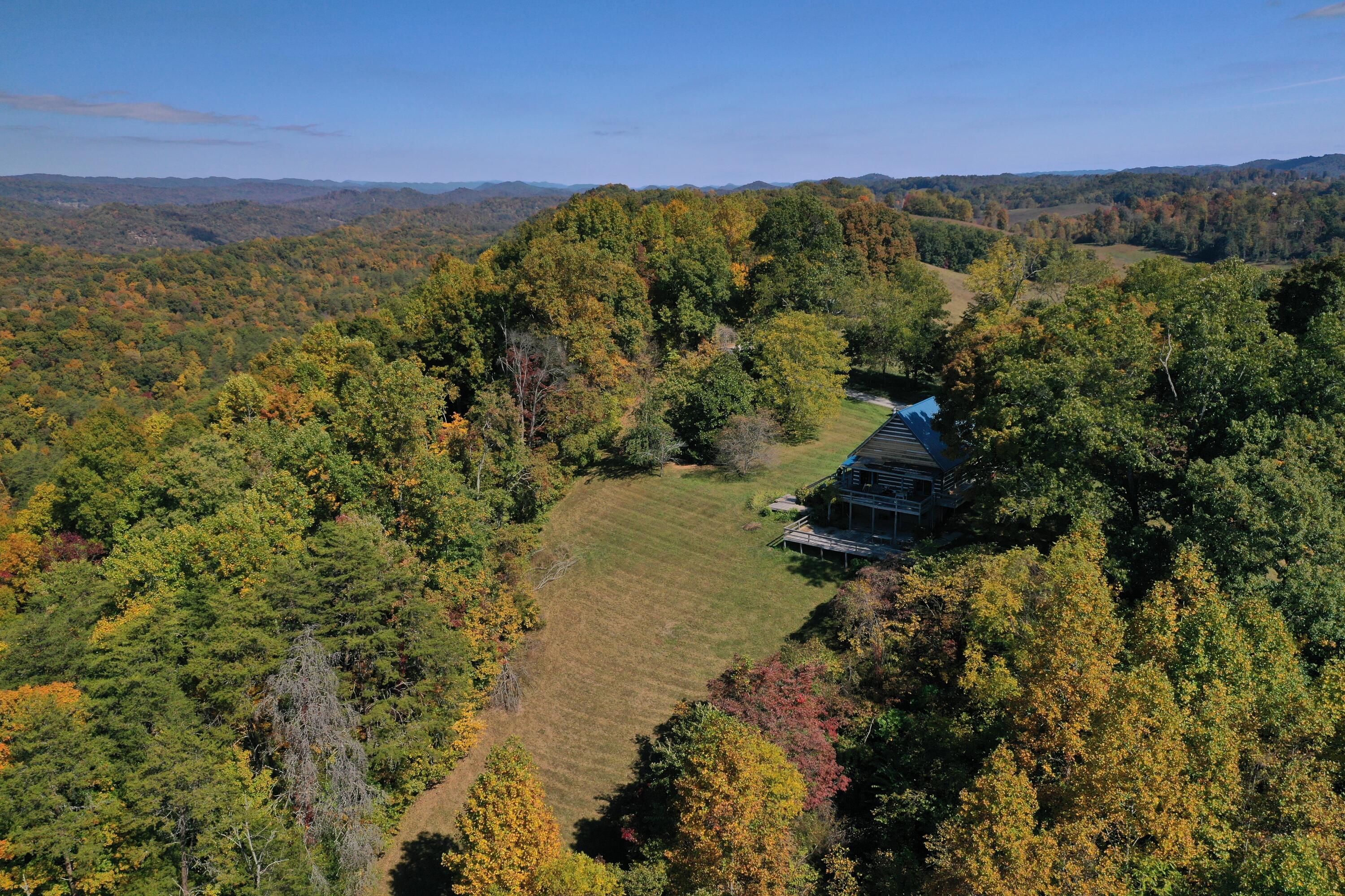 974 Gregory Road Sneedville, TN 37869 - Photo 3 of 42 03