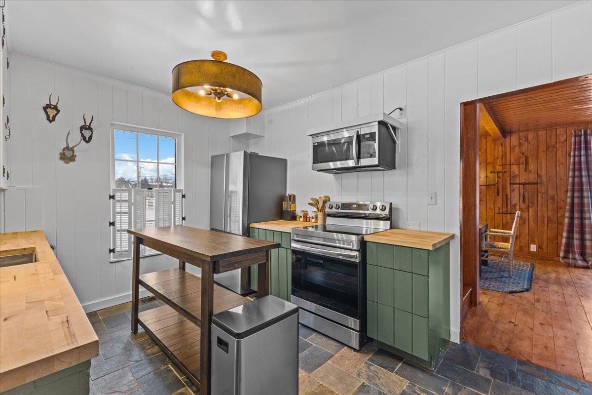661 Mountain Road Stowe, VT 05672 - Photo 7 of 42 Gallery Image 7