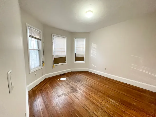 $3,100 | 733 Parker Street, Unit 1, Boston, MA 02120