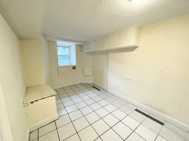 $3,100 | 733 Parker Street, Unit 1, Boston, MA 02120