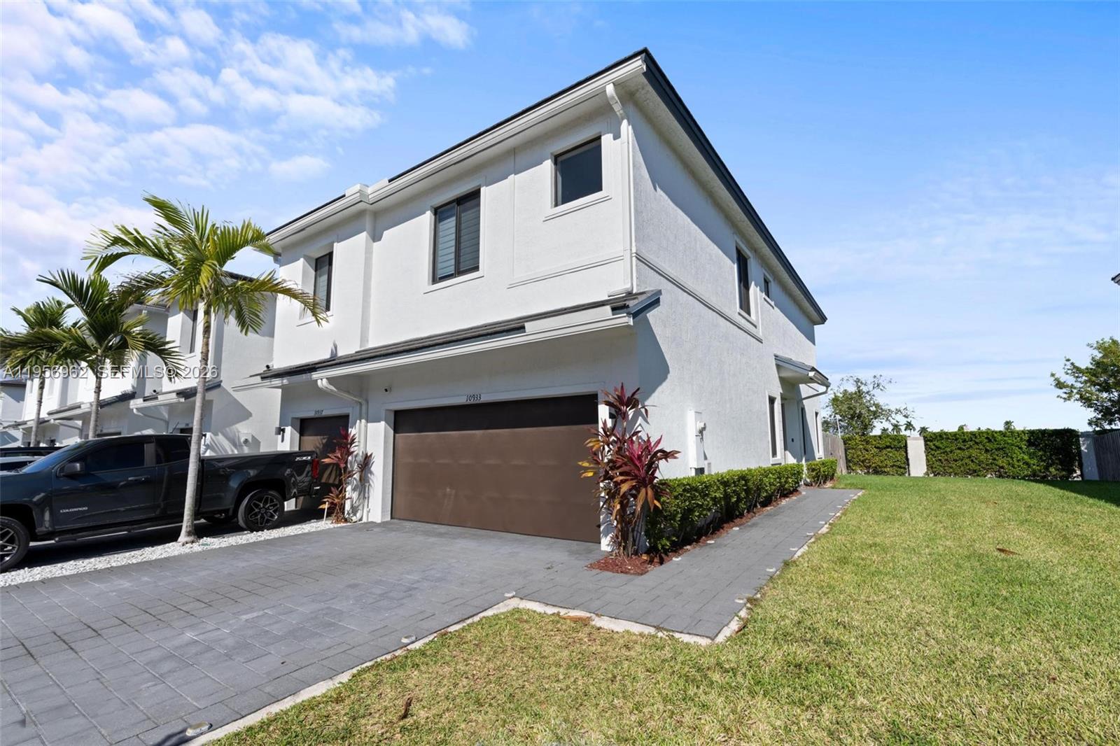 10933 Southwest 232nd Terrace Homestead, FL 33032 - Photo 2 of 34