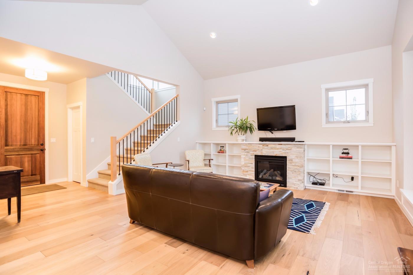 63178 Iner Loop Bend, OR 97701 - Photo 6 of 25 Additional Photo