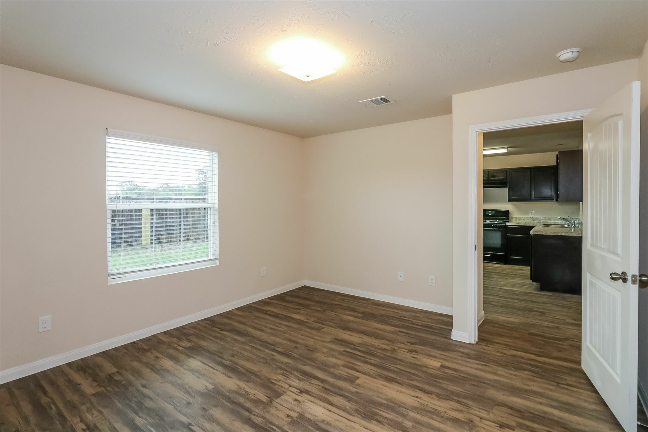6114 Peaceful Ridge Drive Houston, TX 77048 - Photo 6 of 12 Photos may be representative of the floor plan and not the exact home. Finishes, layout, and features of the actual property for lease may vary.